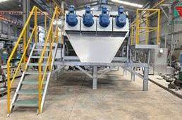 Tại sao máy ép bùn lại đóng vai trò quan trọng trong hệ thống xử lý nước thải?