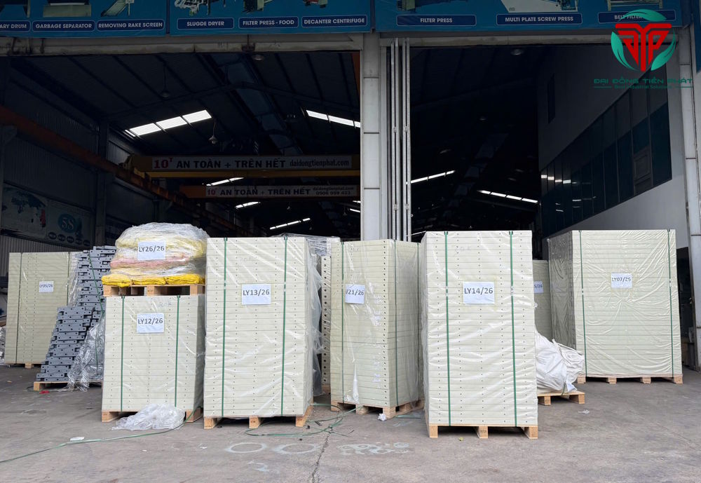Tấm khung bản máy ép bùn nên chọn loại nào?
